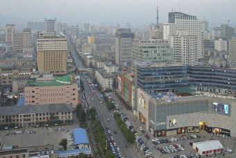 Kunming ''Spring City'' in a thick layer of smog 2009 - Yunnan Province.jpg